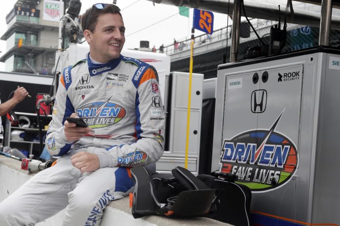 IndyCar, teams look at solutions for labor shortage in pits
